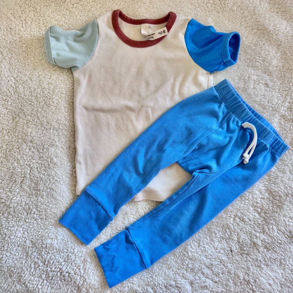 CHILDHOODS 2PC Color block tee and Lake color joggers
